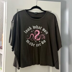 Arula Taylor Swift’s reputation inspired cropped tee